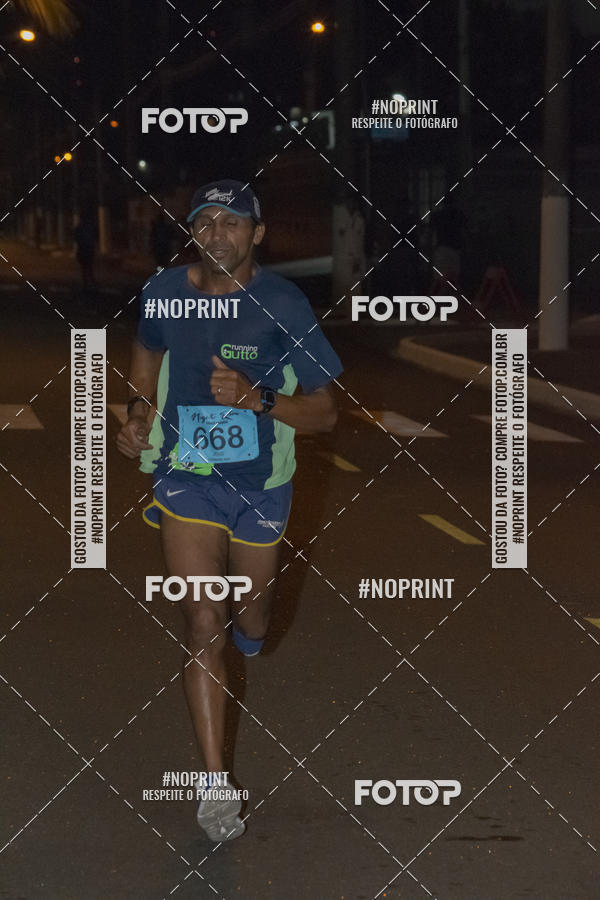 Buy your photos of the eventNight Run 5K 10K Praia Grande on Fotop