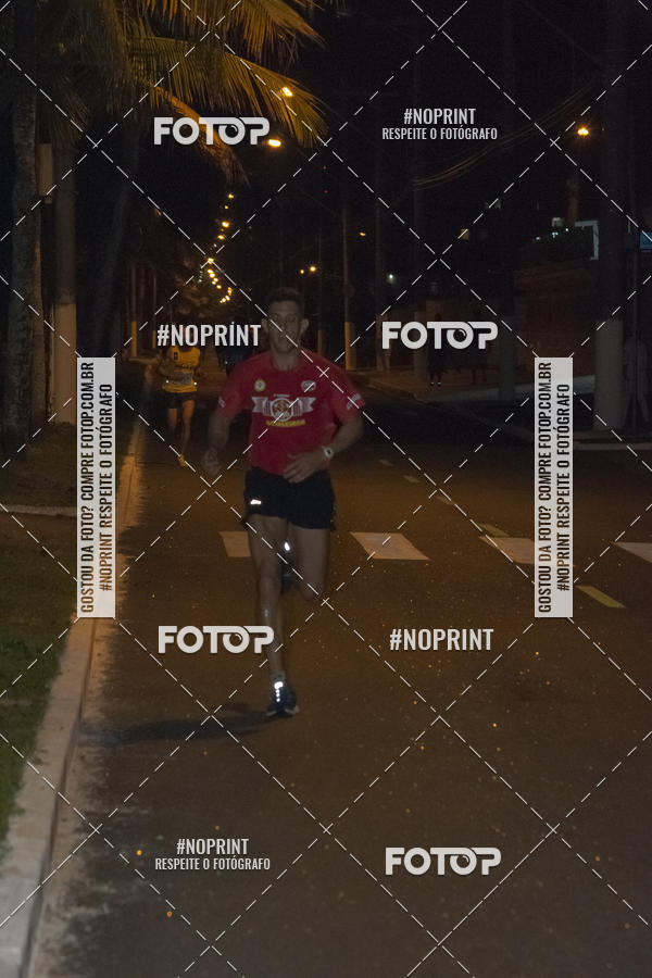 Buy your photos of the eventNight Run 5K 10K Praia Grande on Fotop