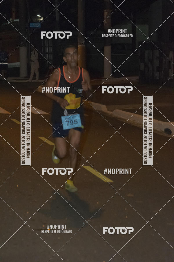 Buy your photos of the eventNight Run 5K 10K Praia Grande on Fotop
