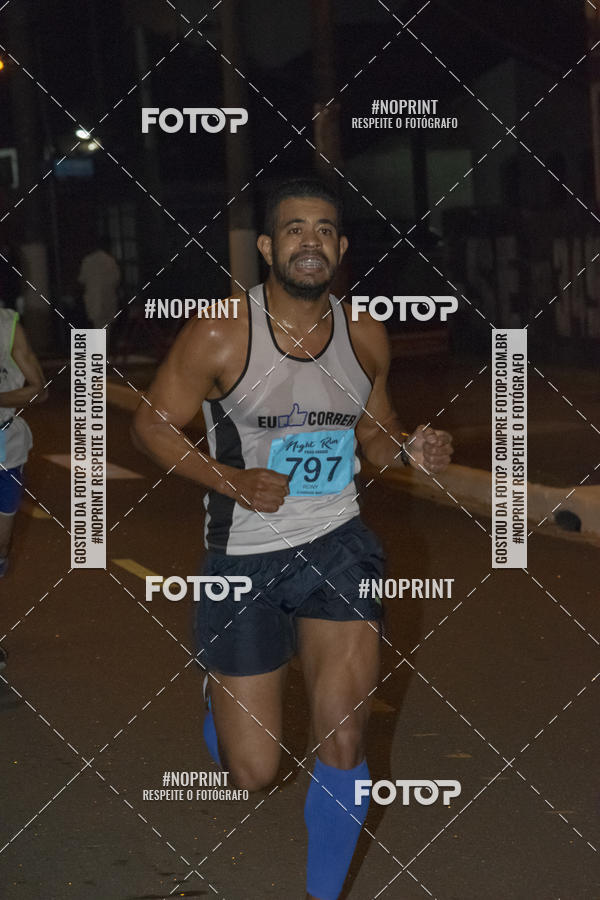 Buy your photos of the eventNight Run 5K 10K Praia Grande on Fotop