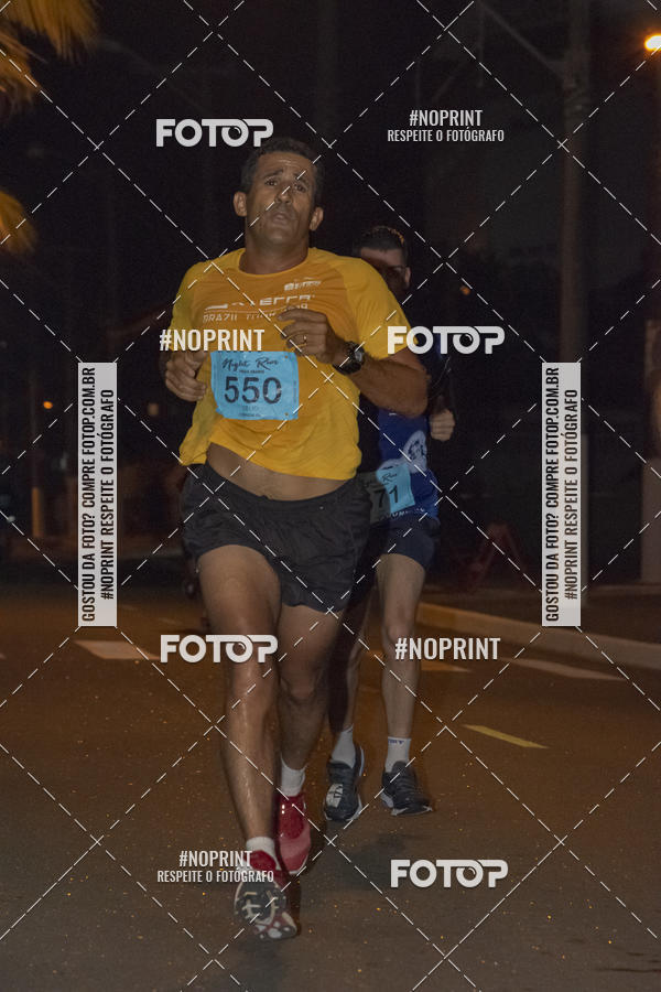 Buy your photos of the eventNight Run 5K 10K Praia Grande on Fotop