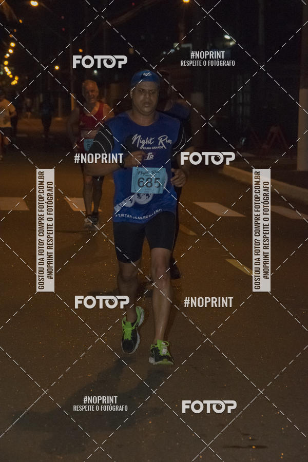 Buy your photos of the eventNight Run 5K 10K Praia Grande on Fotop