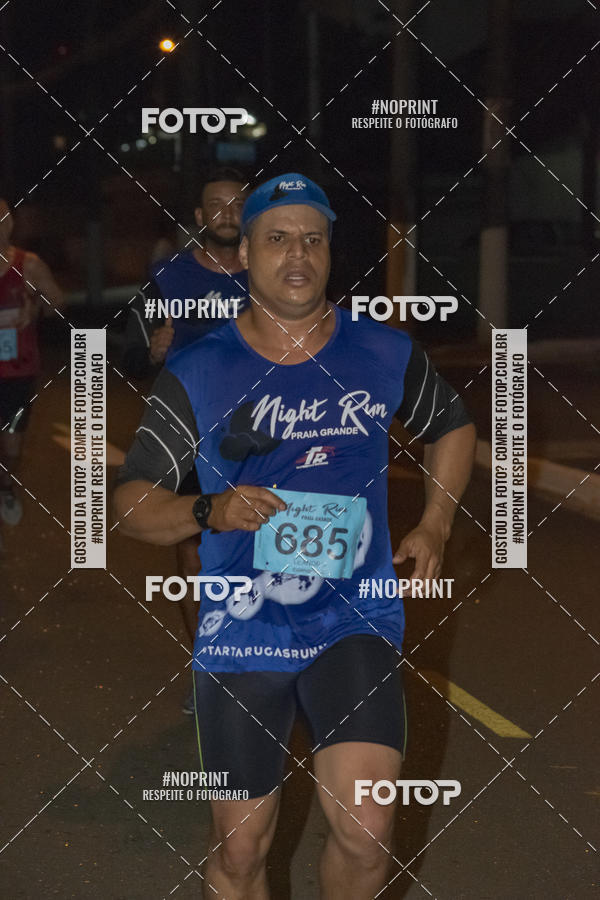 Buy your photos of the eventNight Run 5K 10K Praia Grande on Fotop