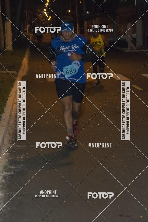 Buy your photos of the eventNight Run 5K 10K Praia Grande on Fotop