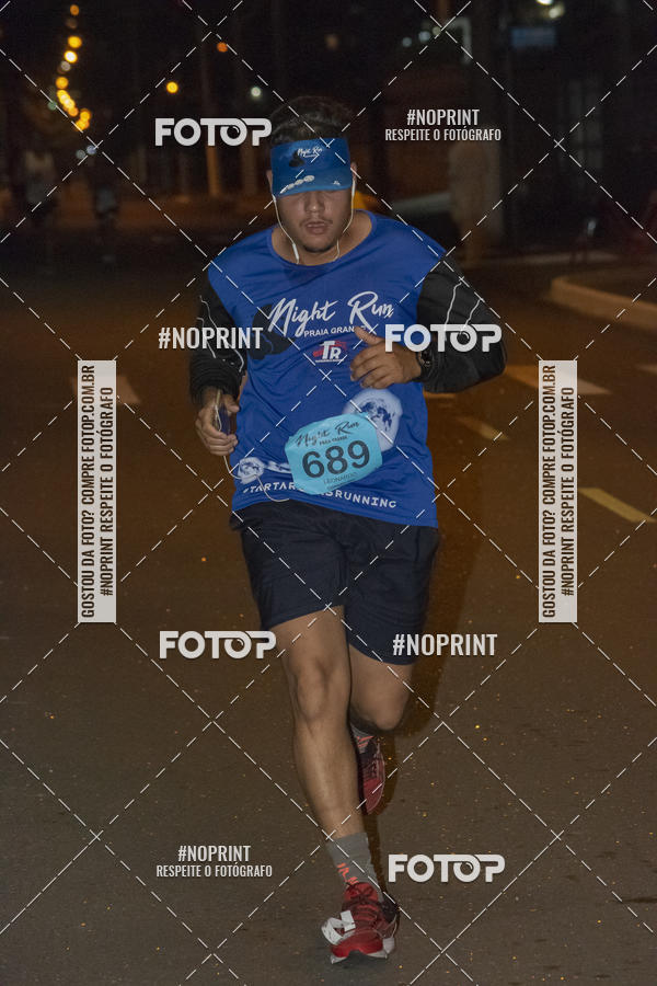 Buy your photos of the eventNight Run 5K 10K Praia Grande on Fotop