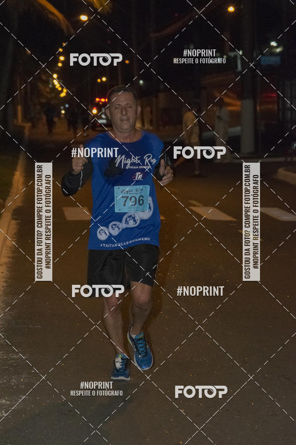 Buy your photos of the eventNight Run 5K 10K Praia Grande on Fotop