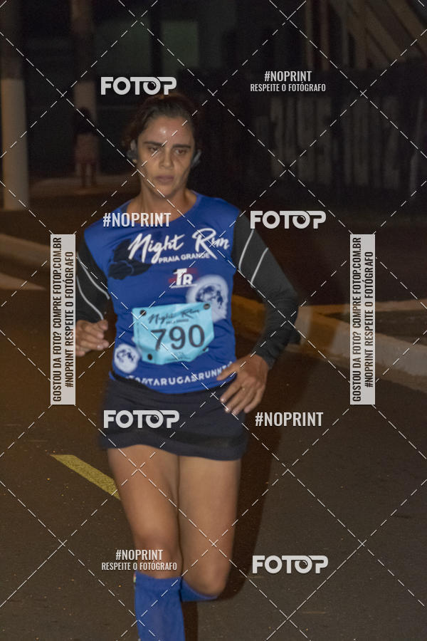 Buy your photos of the eventNight Run 5K 10K Praia Grande on Fotop
