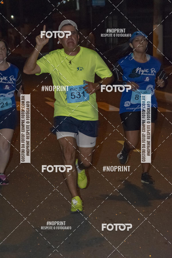 Buy your photos of the eventNight Run 5K 10K Praia Grande on Fotop
