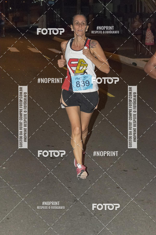 Buy your photos of the eventNight Run 5K 10K Praia Grande on Fotop