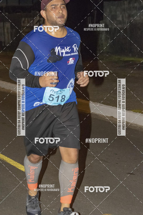 Buy your photos of the eventNight Run 5K 10K Praia Grande on Fotop