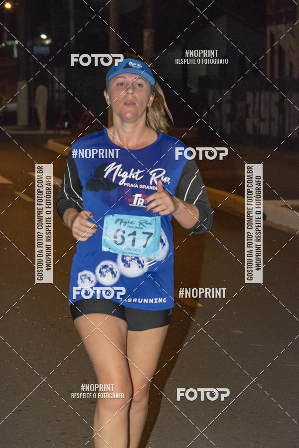 Buy your photos of the eventNight Run 5K 10K Praia Grande on Fotop