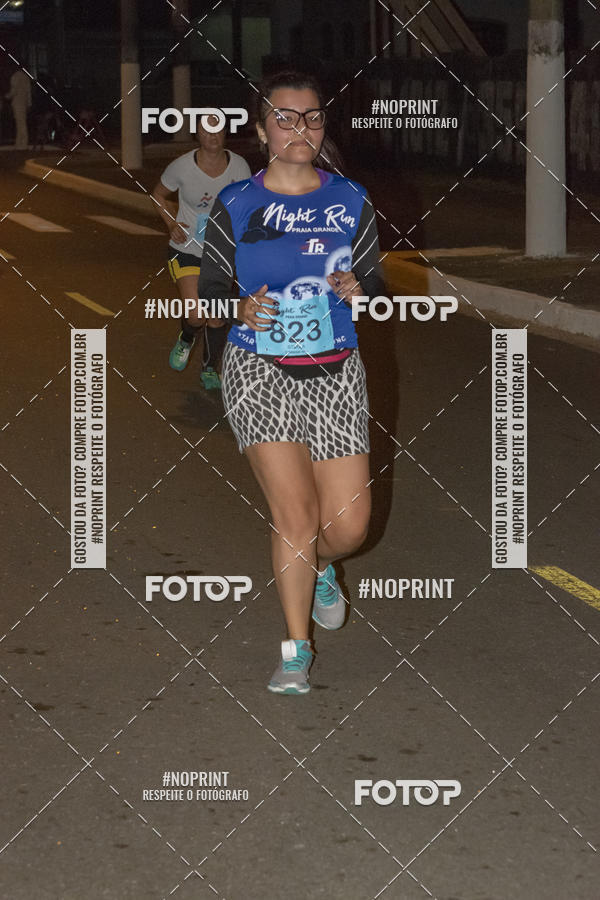 Buy your photos of the eventNight Run 5K 10K Praia Grande on Fotop