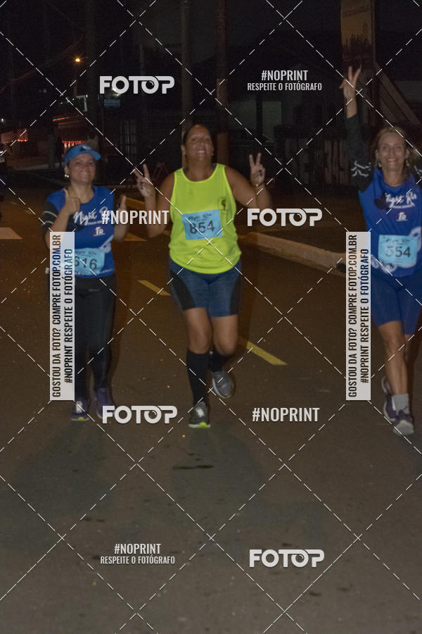 Buy your photos of the eventNight Run 5K 10K Praia Grande on Fotop