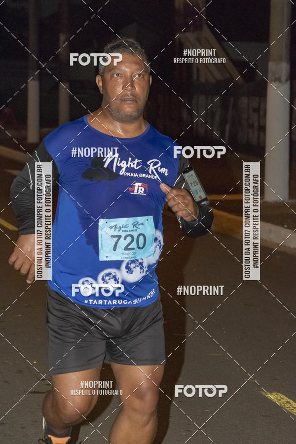 Buy your photos of the eventNight Run 5K 10K Praia Grande on Fotop