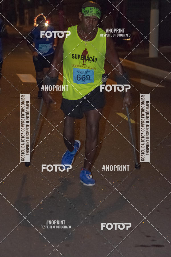 Buy your photos of the eventNight Run 5K 10K Praia Grande on Fotop