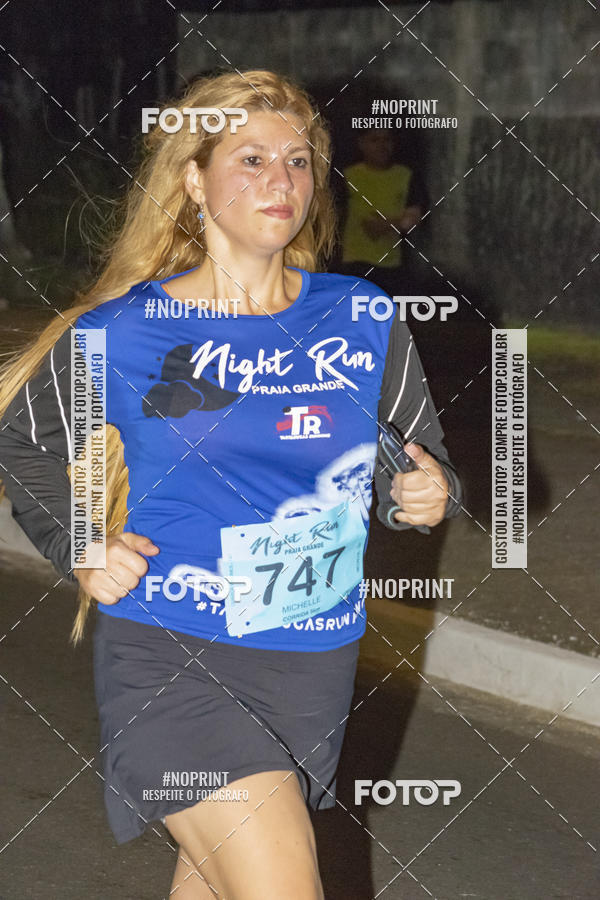 Buy your photos of the eventNight Run 5K 10K Praia Grande on Fotop