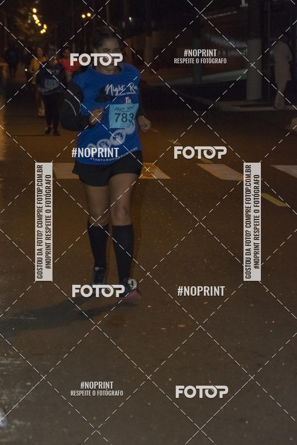 Buy your photos of the eventNight Run 5K 10K Praia Grande on Fotop