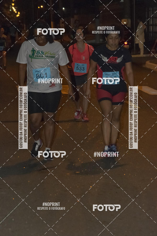 Buy your photos of the eventNight Run 5K 10K Praia Grande on Fotop