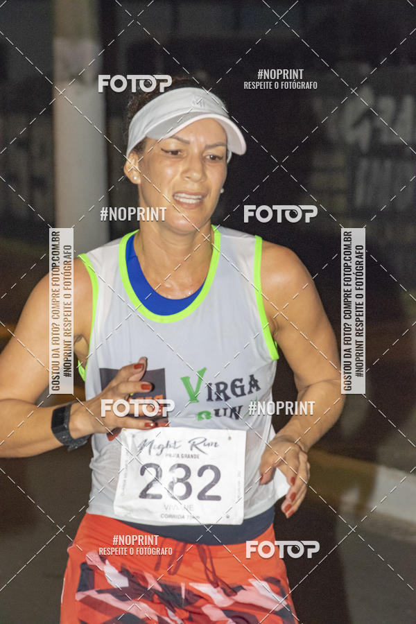 Buy your photos of the eventNight Run 5K 10K Praia Grande on Fotop