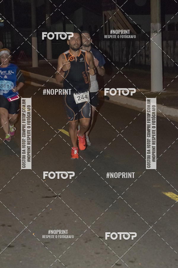 Buy your photos of the eventNight Run 5K 10K Praia Grande on Fotop