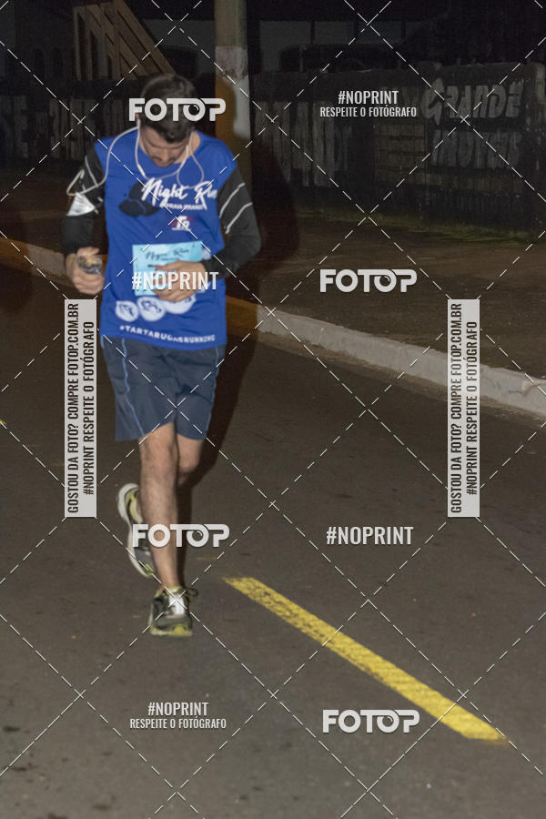 Buy your photos of the eventNight Run 5K 10K Praia Grande on Fotop