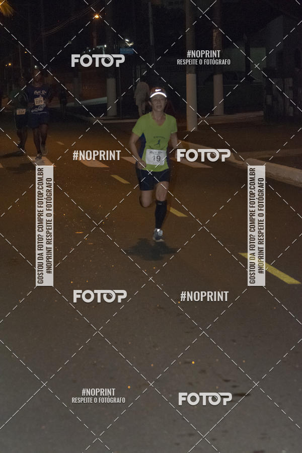 Buy your photos of the eventNight Run 5K 10K Praia Grande on Fotop