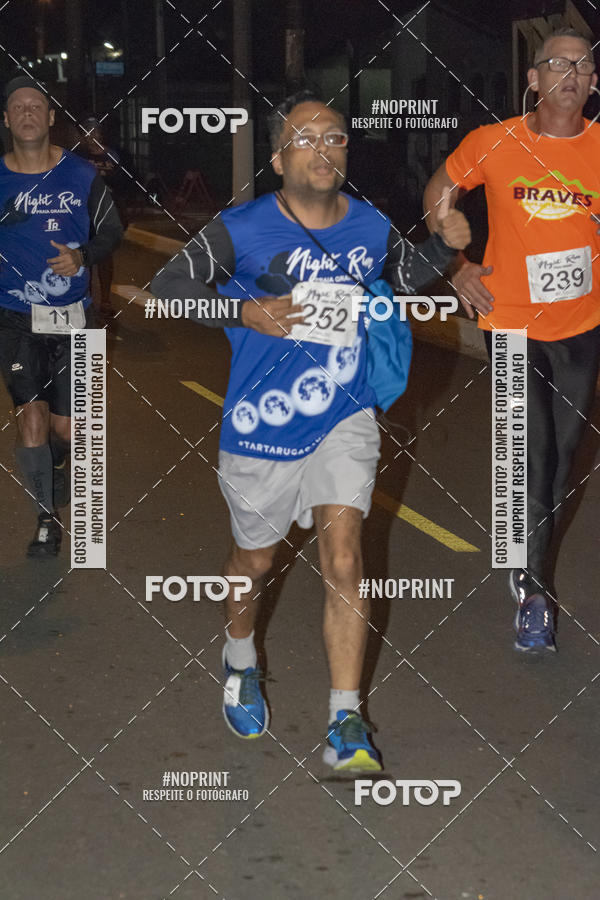 Buy your photos of the eventNight Run 5K 10K Praia Grande on Fotop