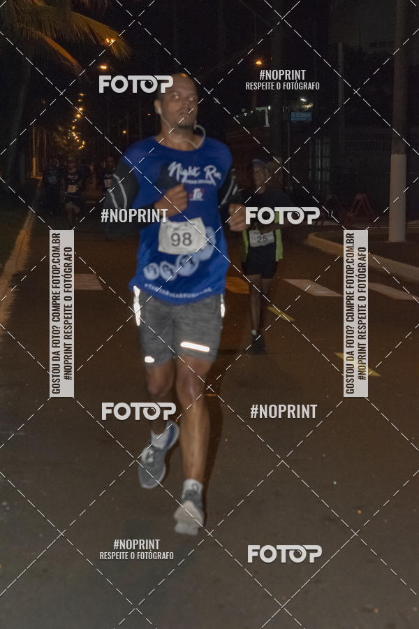 Buy your photos of the eventNight Run 5K 10K Praia Grande on Fotop