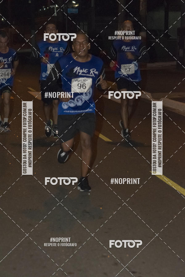 Buy your photos of the eventNight Run 5K 10K Praia Grande on Fotop