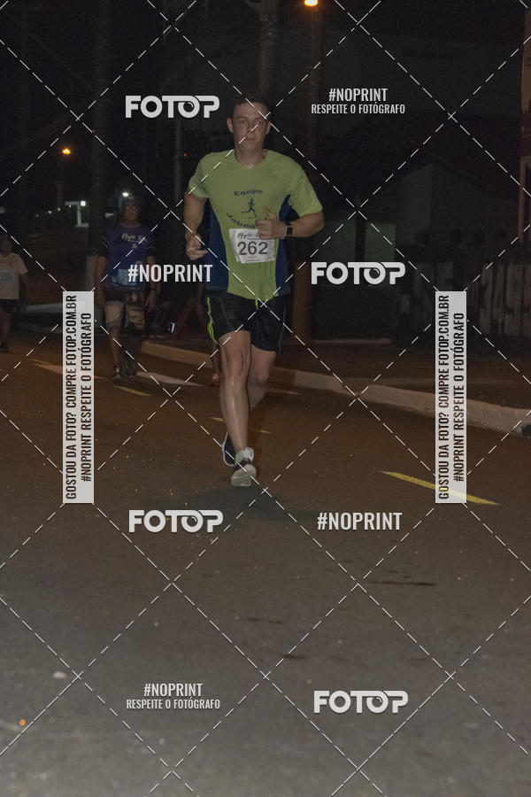 Buy your photos of the eventNight Run 5K 10K Praia Grande on Fotop