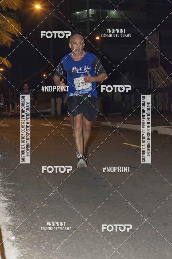Buy your photos of the eventNight Run 5K 10K Praia Grande on Fotop