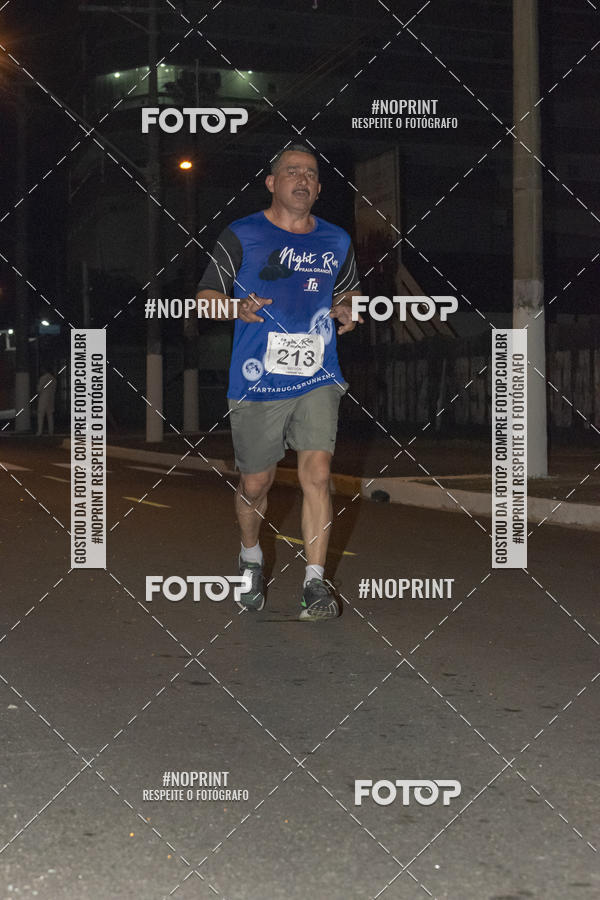 Buy your photos of the eventNight Run 5K 10K Praia Grande on Fotop