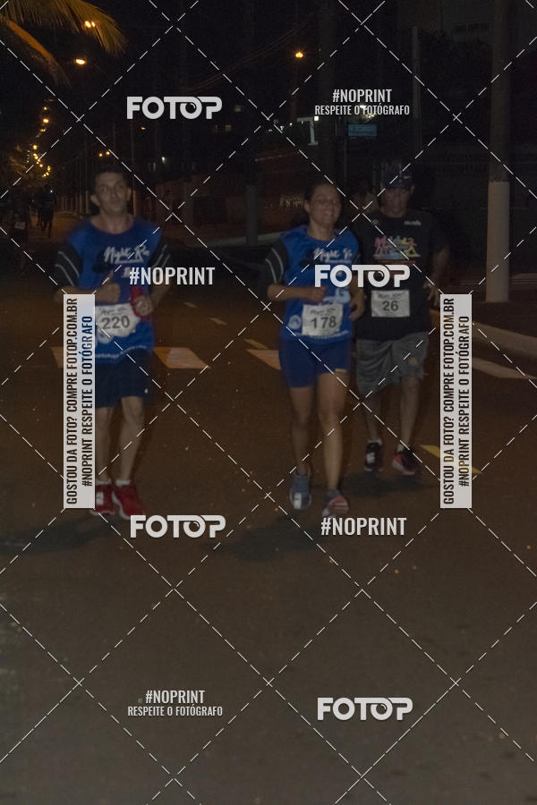 Buy your photos of the eventNight Run 5K 10K Praia Grande on Fotop