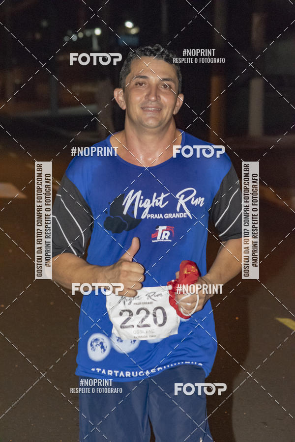 Buy your photos of the eventNight Run 5K 10K Praia Grande on Fotop