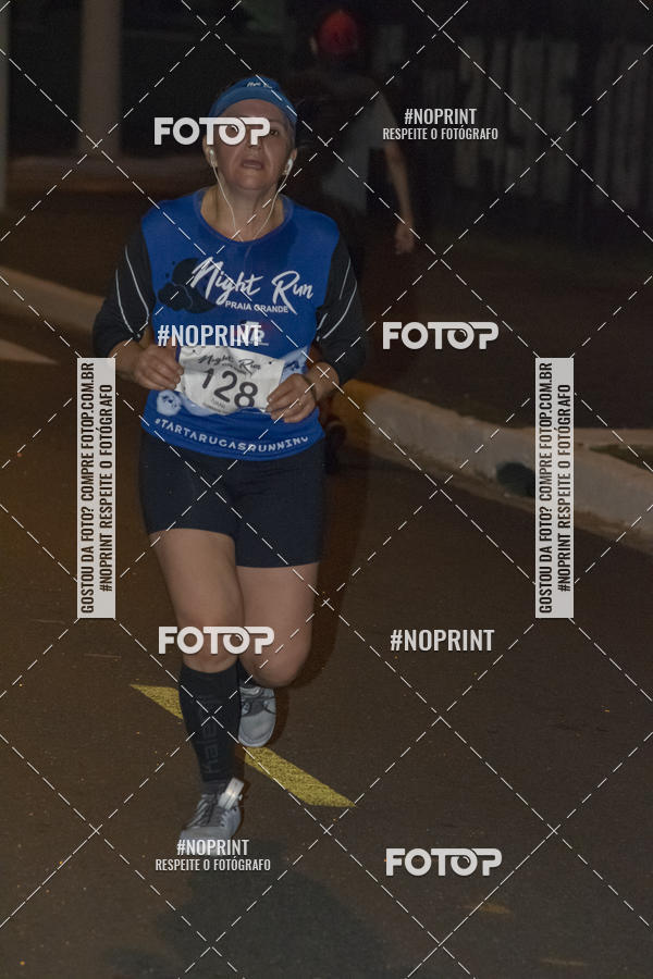 Buy your photos of the eventNight Run 5K 10K Praia Grande on Fotop