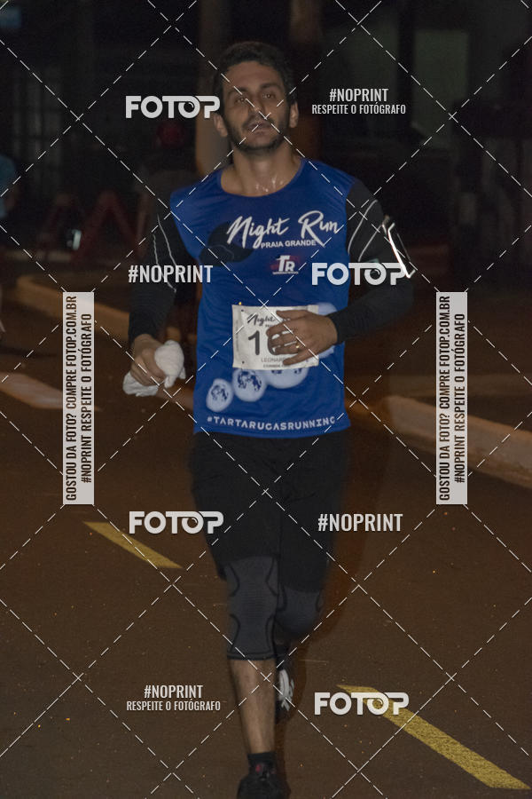 Buy your photos of the eventNight Run 5K 10K Praia Grande on Fotop