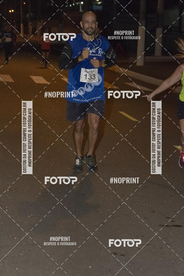 Buy your photos of the eventNight Run 5K 10K Praia Grande on Fotop