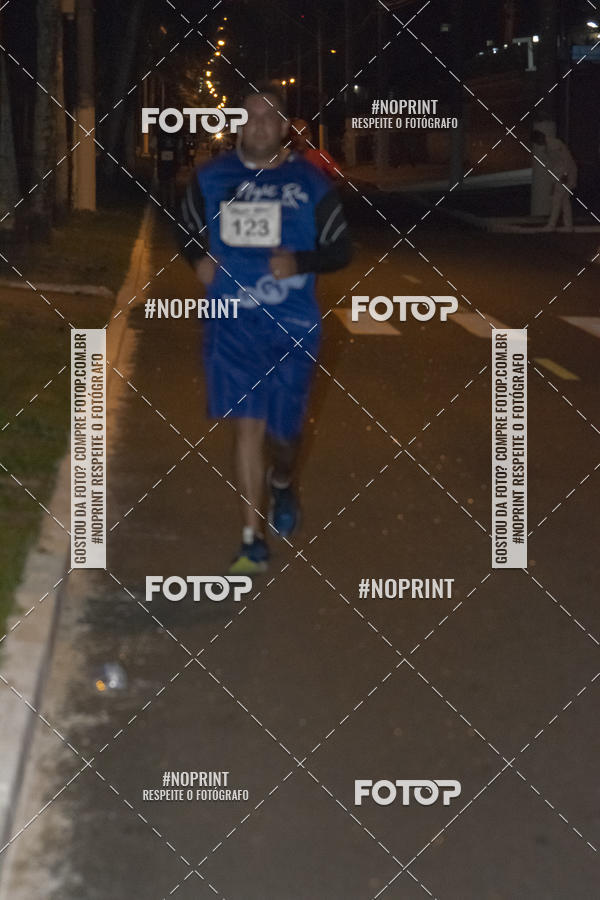 Buy your photos of the eventNight Run 5K 10K Praia Grande on Fotop