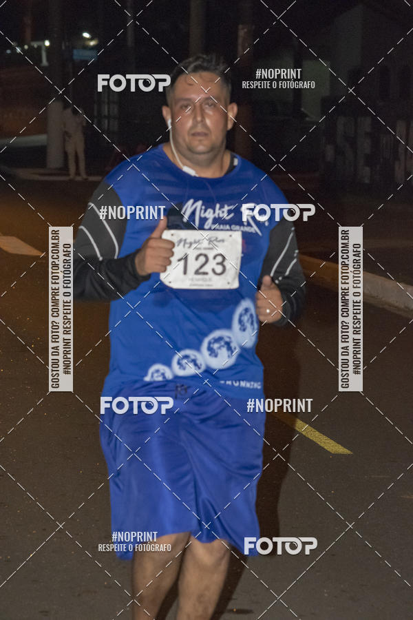 Buy your photos of the eventNight Run 5K 10K Praia Grande on Fotop