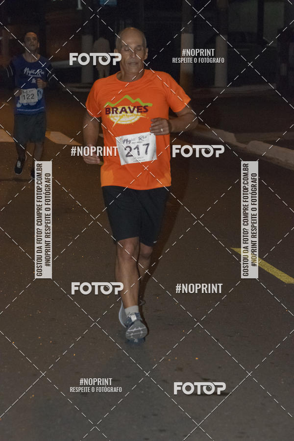 Buy your photos of the eventNight Run 5K 10K Praia Grande on Fotop