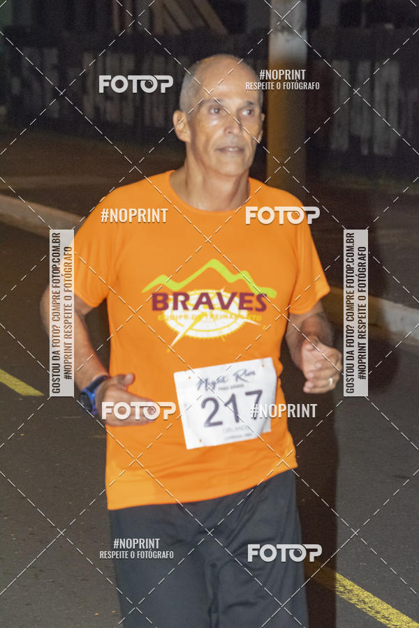 Buy your photos of the eventNight Run 5K 10K Praia Grande on Fotop