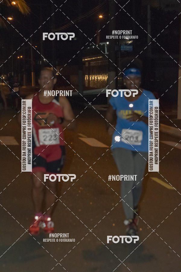 Buy your photos of the eventNight Run 5K 10K Praia Grande on Fotop