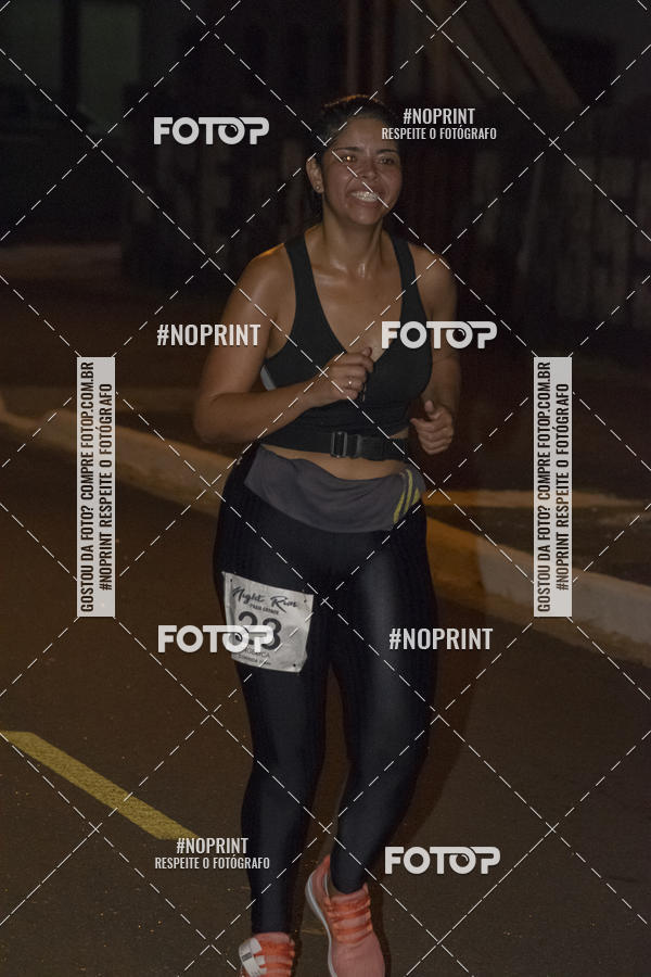 Buy your photos of the eventNight Run 5K 10K Praia Grande on Fotop