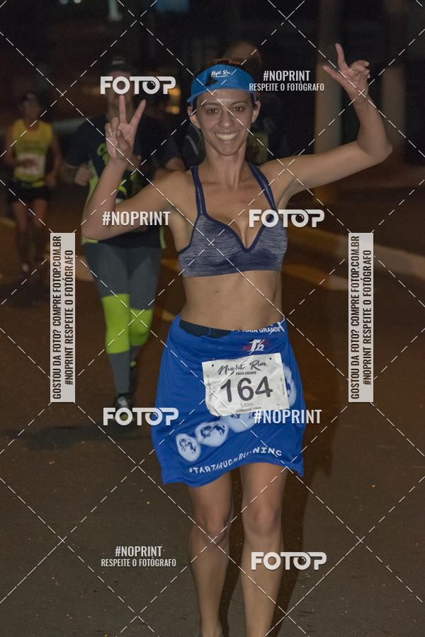 Buy your photos of the eventNight Run 5K 10K Praia Grande on Fotop