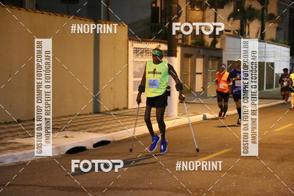 Buy your photos of the eventNight Run 5K 10K Praia Grande on Fotop