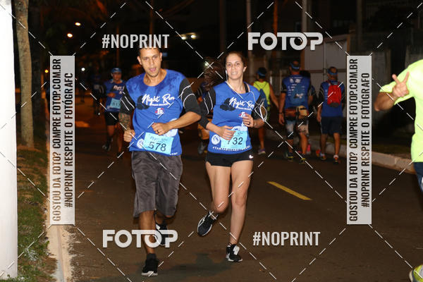 Buy your photos of the eventNight Run 5K 10K Praia Grande on Fotop