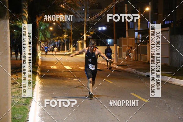 Buy your photos of the eventNight Run 5K 10K Praia Grande on Fotop