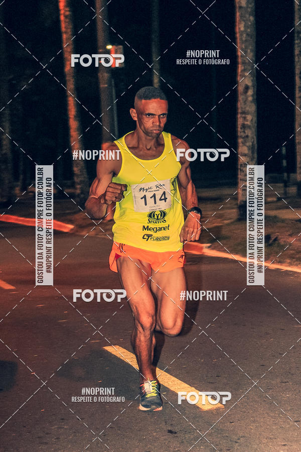 Buy your photos of the eventNight Run 5K 10K Praia Grande on Fotop