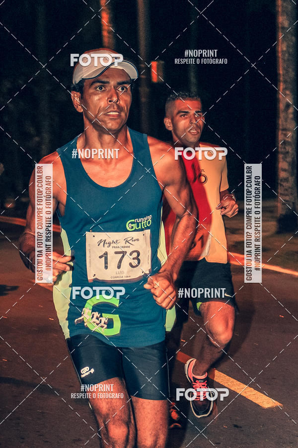 Buy your photos of the eventNight Run 5K 10K Praia Grande on Fotop