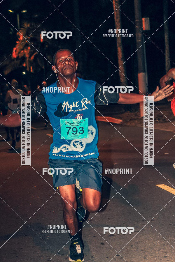 Buy your photos of the eventNight Run 5K 10K Praia Grande on Fotop